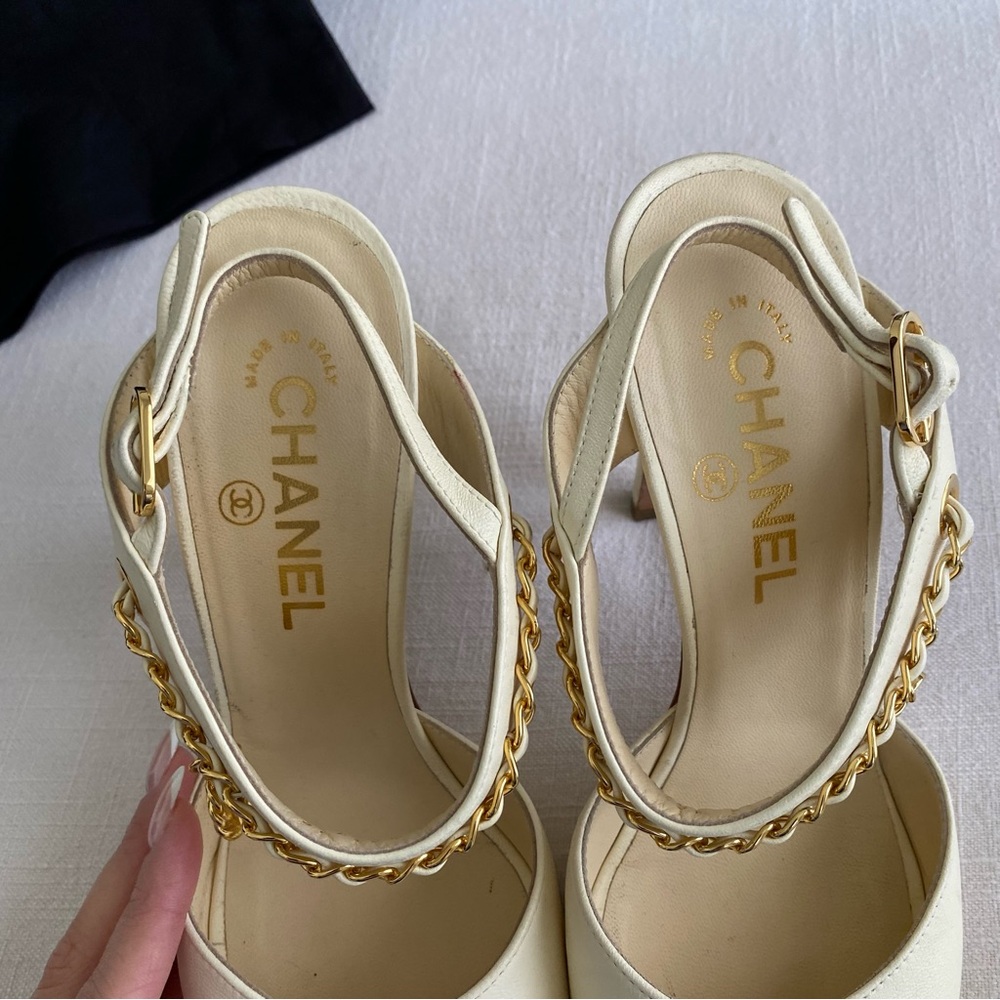 CHANEL Cream Peep-Toe Heels with Gold Chain - Picture 6 of 16